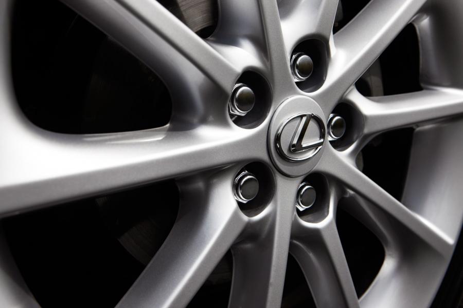  Lexus CT200h 2010 года  (фото 73 из 266)